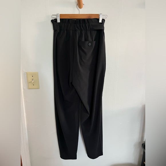 Athleta Skyline Pants II Paperbag High Waist 8 Black Athleisure Travel - Picture 6 of 9